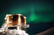 The 6 Best Luxury Hotels to See the Northern Lights this Winter