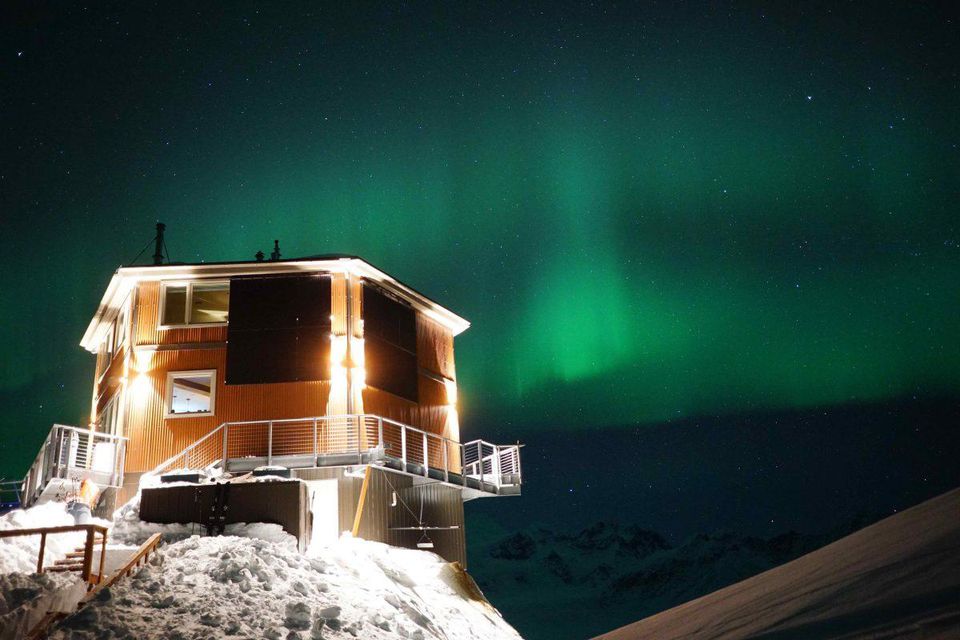 The 6 Best Luxury Hotels to See the Northern Lights this Winter